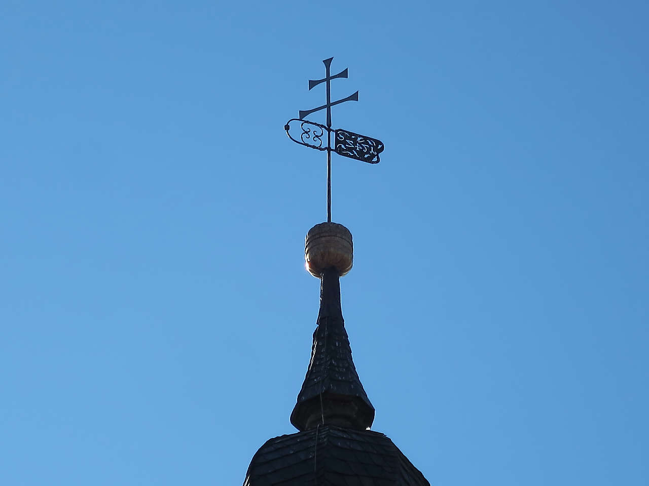 Kath. Kirche St. Sergius und Bacchus, Kreuzebra