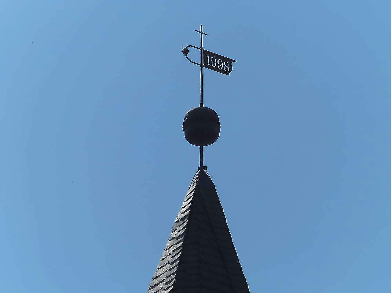 Dorfkirche, Gräben